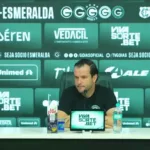 daniel-paulista-avalia-condicoes-do-gramado-do-serra-doura-para-confronto-pela-copa-do-brasil