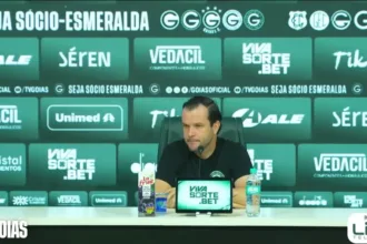 daniel-paulista-avalia-condicoes-do-gramado-do-serra-doura-para-confronto-pela-copa-do-brasil