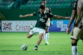 lucas-rodrigues-confirma-sondagem-do-futebol-ingles,-mas-diz-estar-focado-no-goias