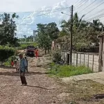 caminhao-dos-bombeiros-atola-em-rua-de-terra-e-dificulta-combate-a-incendio-na-cidade-de-goias