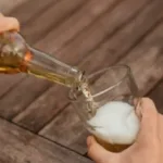 por-causa-de-uma-cerveja,-homem-tenta-atropelar-dona-de-lanchonete-com-caminhonete-em-goias