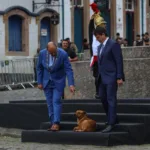 ‘caramelo’-rouba-a-cena-durante-homenagem-a-tiradentes-em-ouro-preto-–-o-tempo