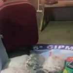 dupla-e-presa-apos-furtar-r$-15-mil-em-objetos-da-secretaria-de-agricultura-de-neropolis