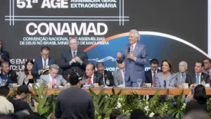 pensando-em-desidratar-flavio,-caiado-amplia-presenca-no-meio-evangelico