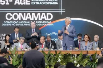 pensando-em-desidratar-flavio,-caiado-amplia-presenca-no-meio-evangelico