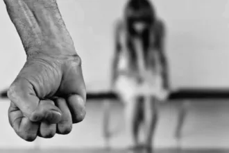 violencia-levou-ao-menos-900-mulheres-por-dia-a-unidades-de-saude-no-pais-em-2025