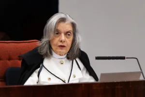 carmen-lucia-na-unb:-democracia-nao-pode-ser-amordacada.-veja