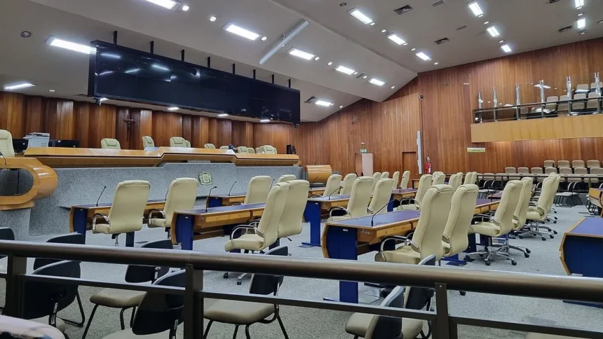 tcm-recomenda-suspensao-de-parte-do-concurso-da-camara-de-goiania