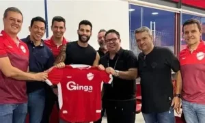 gusttavo-lima-esboca-sentimento-de-amor-pelo-goias,-corrige-e-depois-prega-respeito-ao-esmeraldino