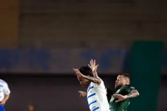 no-adeus-ao-serra,-goias-arranca-empate-com-golaco-no-fim-contra-o-cruzeiro