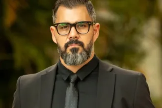 juliano-cazarre-anuncia-curso-para-“homens-enfraquecidos”-e-recebe-criticas