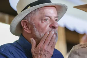 lula-diz-que-convocou-delegados-da-pf-que-estao-“fingindo-trabalhar”