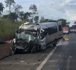 van-de-acidente-com-8-mortos-em-formosa-nao-tinha-autorizacao-para-transporte-de-passageiros