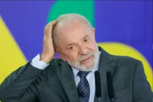 lula-vai-a-sp-para-fazer-cauterizacao-na-cabeca-e-tratamento-para-dor-na-mao