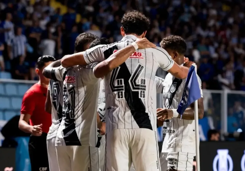 sem-receber,-jogadores-da-ponte-preta-deixam-concentracao-antes-de-duelo-da-serie-b