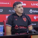 eduardo-souza-afirma-que-empate-em-curitiba-foi-um-bom-resultado-e-valoriza-jogo-sem-sofrer-gols