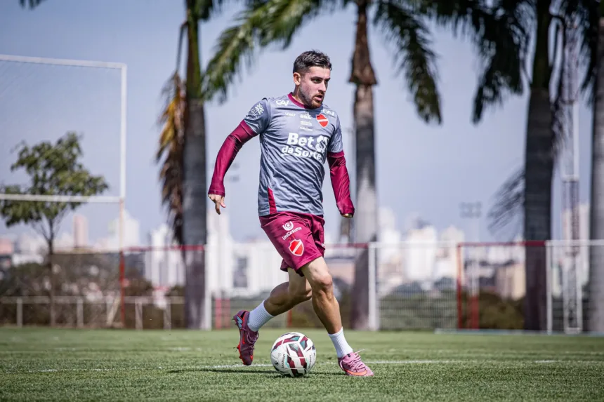 vila-nova-tera-mudanca-no-meio-de-campo-para-duelo-contra-o-ceara;-atacante-esta-recuperado