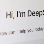 novo-modelo-de-ia-de-baixo-custo-da-chinesa-deepseek-acirra-disputa-tecnologica-com-os-eua