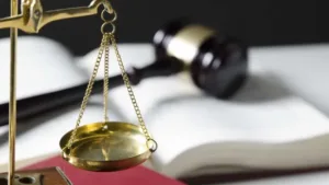 stj:-ministro-afastado-por-assedio-sexual,-buzzi-mantem-salario-de-r$-100-mil-com-penduricalhos