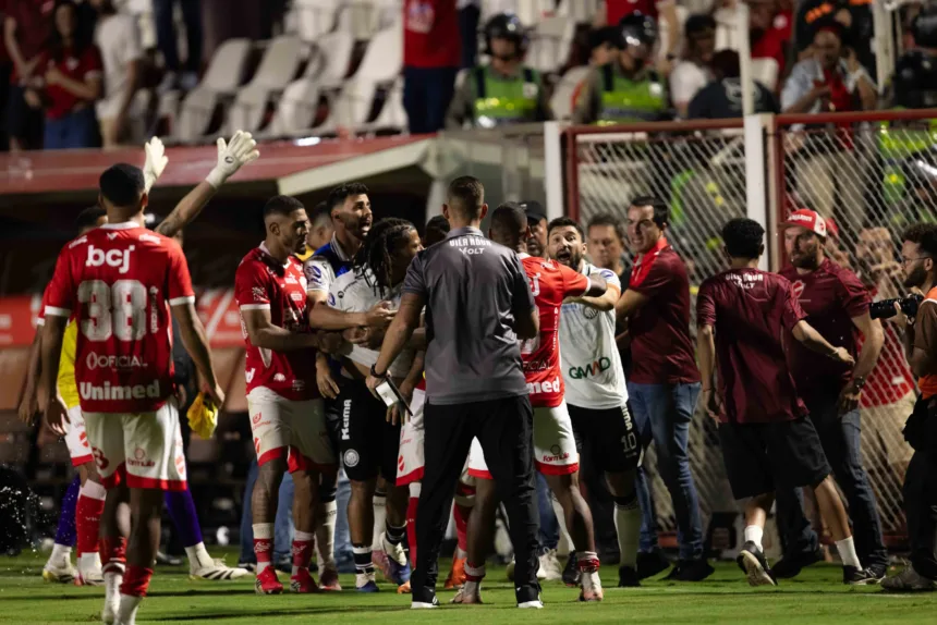 stjd-multa-o-vila-nova-em-r$-32-mil-por-incidentes-na-serie-b;-entenda-a-punicao