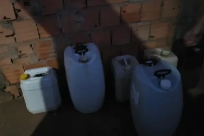 ‘abaixou-a-cabeca-e-confessou’:-servidor-e-preso-por-furtar-mais-de-mil-litros-de-combustivel-da-prefeitura-formosa