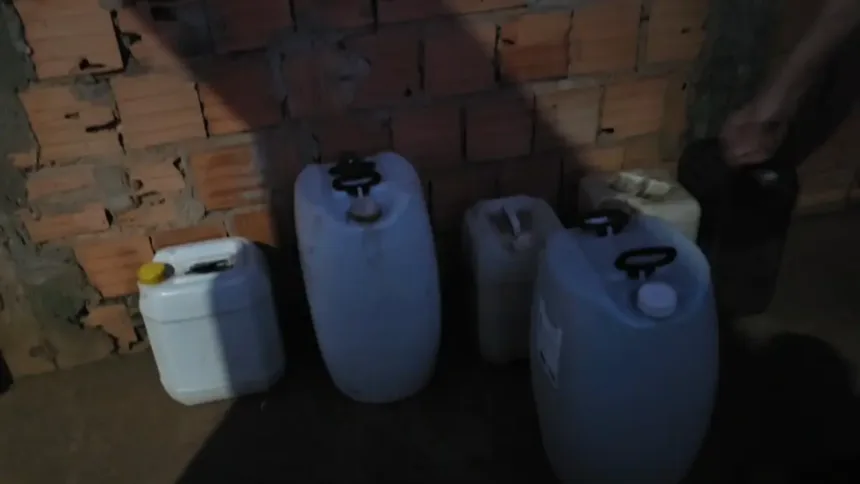 ‘abaixou-a-cabeca-e-confessou’:-servidor-e-preso-por-furtar-mais-de-mil-litros-de-combustivel-da-prefeitura-formosa