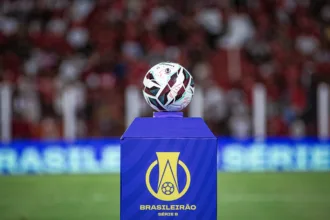 goias,-vila-nova-e-atletico-entram-em-campo-neste-domingo-(26/4);-confira-a-arbitragem-da-rodada-na-serie-b