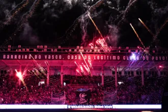 vasco-e-absolvido-pelo-stjd-por-interrupcao-do-var,-mas-e-multado-por-sinalizadores