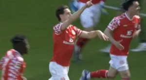 dominik-kohr-marca-golaco-no-comeco-do-primeiro-tempo-em-mainz-05-x-bayern-pela-bundesliga