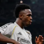 vinicius-junior-abre-placar-mas-bellerin-empata-para-betis-diante-do-real-madrid