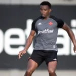thiago-mendes-nao-treina-e-pode-desfalcar-o-vasco-no-jogo-contra-o-corinthians-pelo-brasileirao