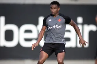 thiago-mendes-nao-treina-e-pode-desfalcar-o-vasco-no-jogo-contra-o-corinthians-pelo-brasileirao
