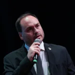 carlos-bolsonaro-fala-em-“oportunistas”-apos-briga-com-nikolas-ferreira