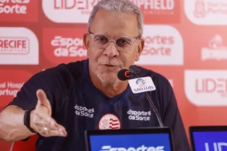 helio-dos-anjos-critica-gestores-de-futebol-com-quem-ja-trabalhou-na-carreira:-“sao-pessimos”