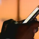 ‘detox-digital’:-jovens-ficam-um-mes-sem-smartphone-e-dizem-se-sentir-melhor