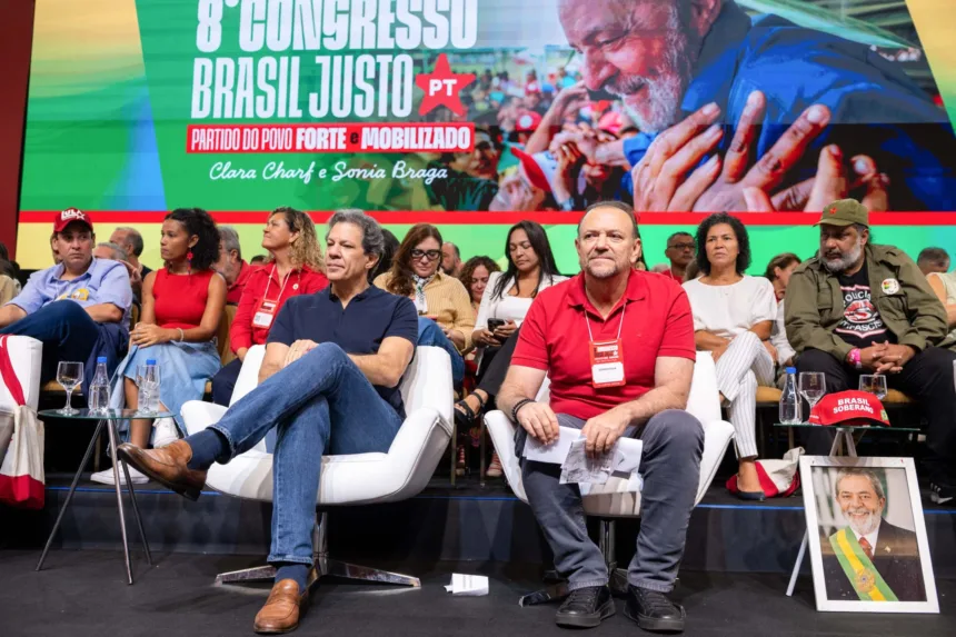 em-congresso,-pt-aprova-manifesto-que-pede-reforma-do-judiciario