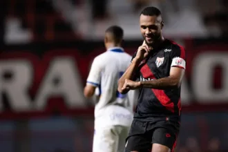 atletico-bate-o-avai-no-accioly-e-deixa-zona-de-rebaixamento-da-serie-b