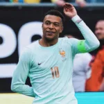 astro-da-franca,-mbappe-sofre-lesao-muscular-a-dois-meses-da-copa-do-mundo