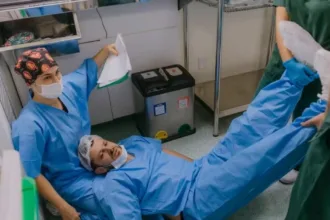 pai-desmaia-no-momento-do-parto-da-filha-em-criciuma-e-video-ganha-16-milhoes-de-visualizacoes