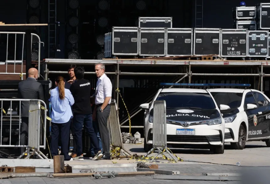 apos-morte-de-operario-durante-montagem-de-palco-para-show-de-shakira,-em-copacabana,-policia-civil-realiza-pericia-–-extra-online