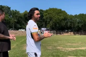 lembra-do-ricardo-goulart,-ex-goias?-olha-ele-jogando-campeonato-de-varzea