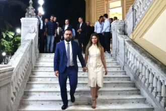 inelegivel,-claudio-castro-lidera-disputa-pelo-senado-no-rj