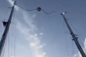 cabo-de-brinquedo-‘estilingue-humano’-se-rompe-e-criancas-ficam-feridas;-video