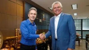 caiado-e-zema-brigariam-de-igual-para-igual-contra-lula-em-eventual-2°-turno,-diz-pesquisa