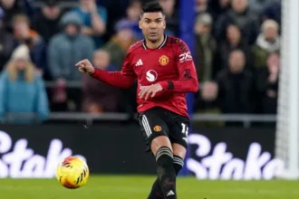 casemiro-chora-em-vitoria-do-united-e-torcida-pede-renovacao-contratual