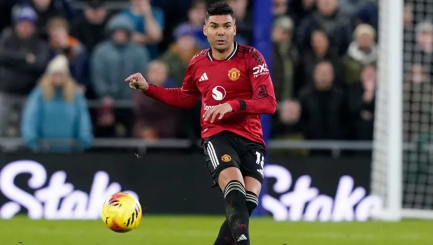 casemiro-chora-em-vitoria-do-united-e-torcida-pede-renovacao-contratual