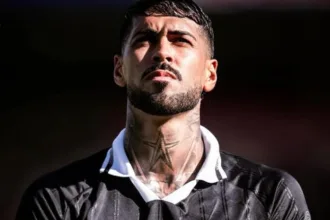 botafogo-oferece-alexander-barboza-ao-cruzeiro-antes-de-fechar-acordo-com-o-palmeiras