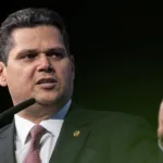 alcolumbre-se-irrita-com-vazamento-de-encontro-com-messias
