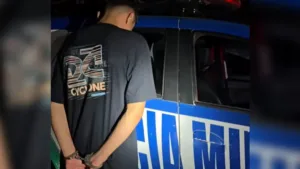 motorista-de-app-reage-a-assalto-e-suspeito-e-preso-apos-esquecer-celular-em-carro-em-aparecida