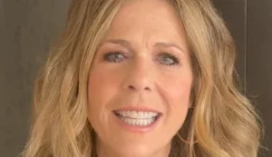 rita-wilson-reflete-sobre-cancer,-carreira-e-38-anos-ao-lado-de-tom-hanks